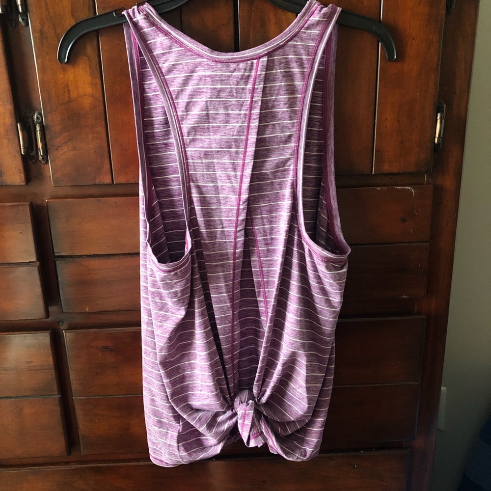 Gap Fit tie-back workout tank
